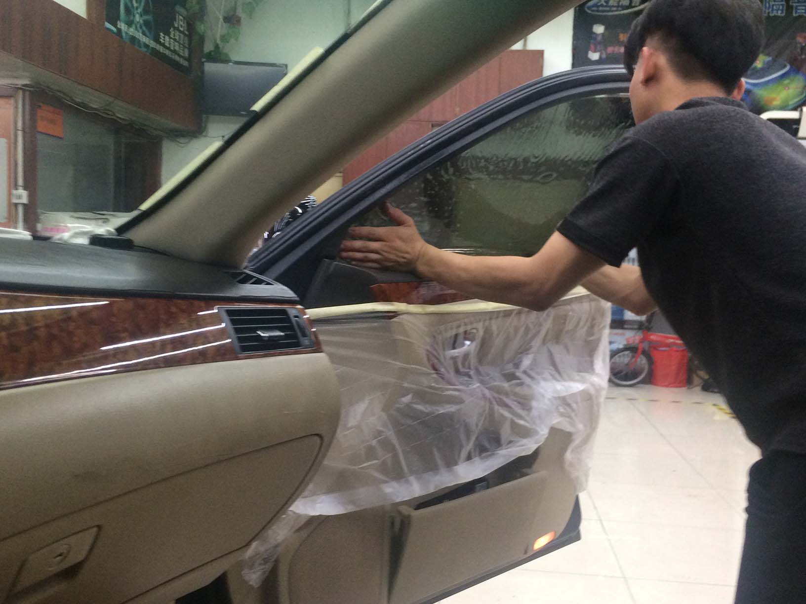 深圳壹捷汽车贴膜丰田皇冠龙膜作业案例分享