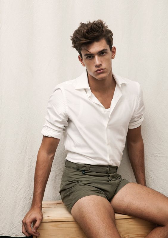 白衬衫怎么防止领子发黄,什么样的白衬衫才不会发黄