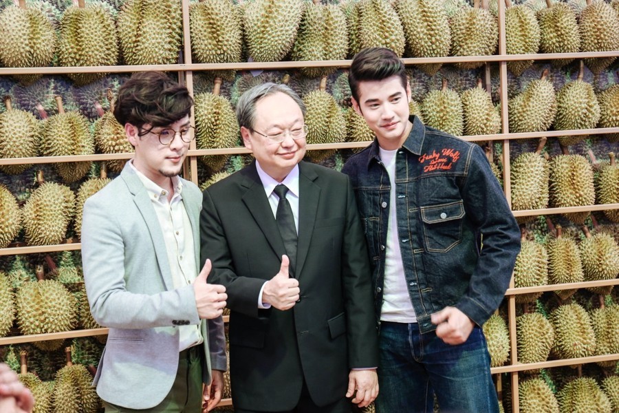 泰国吃榴莲自助餐视频,第一次吃泰国料理