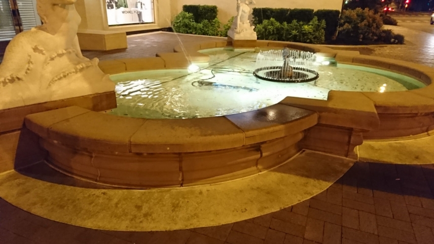 索尼xperia1iii对比三星s21u,小内存