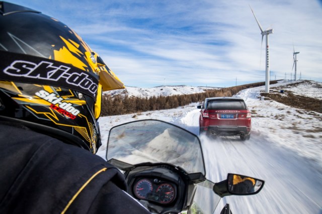 路虎揽胜运动版越野性能测试,2022款路虎揽胜运动深度测评