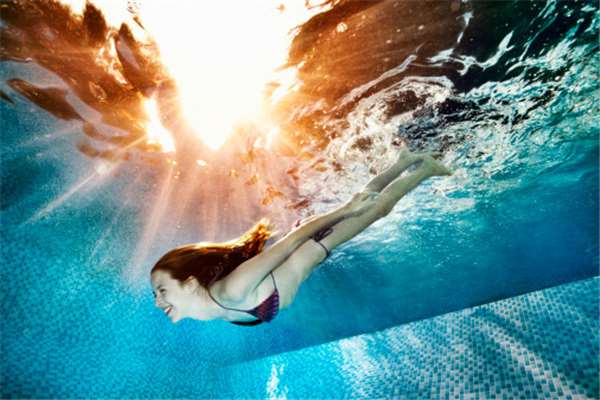 粗心的她把棉条忘在体内9天，取出时颜色竟呈现黑色差点让她丧命