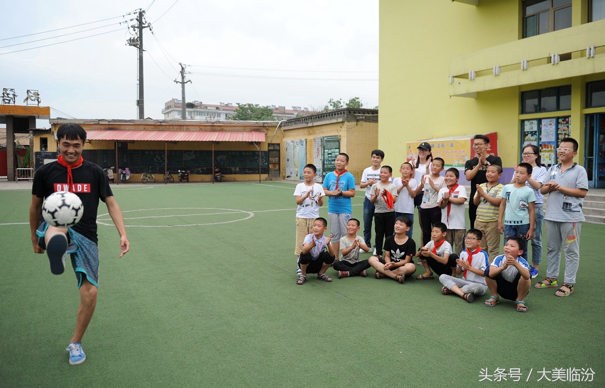 山西师大“大手拉小手小手牵大手”共创特色*党**建品牌