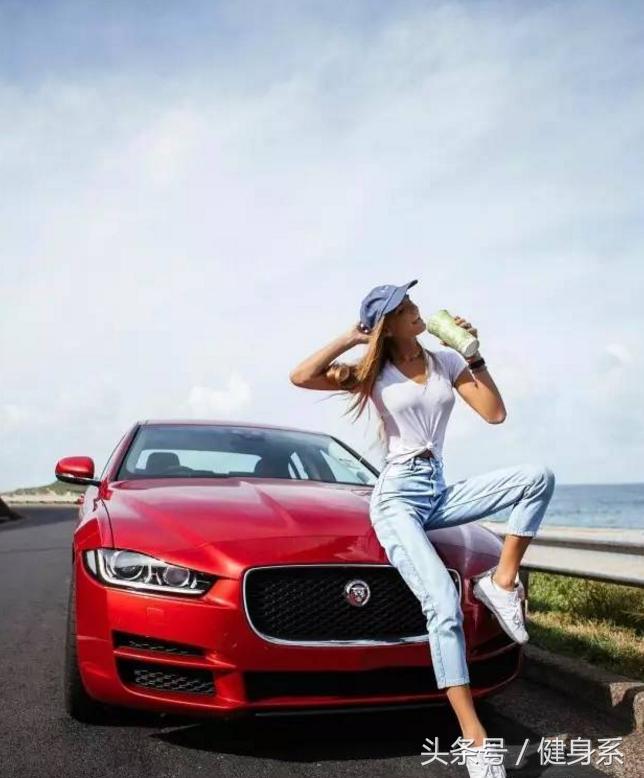 瑜伽人一年十几万学习费用值得吗,瑜伽初学者在家练还是去瑜伽馆练