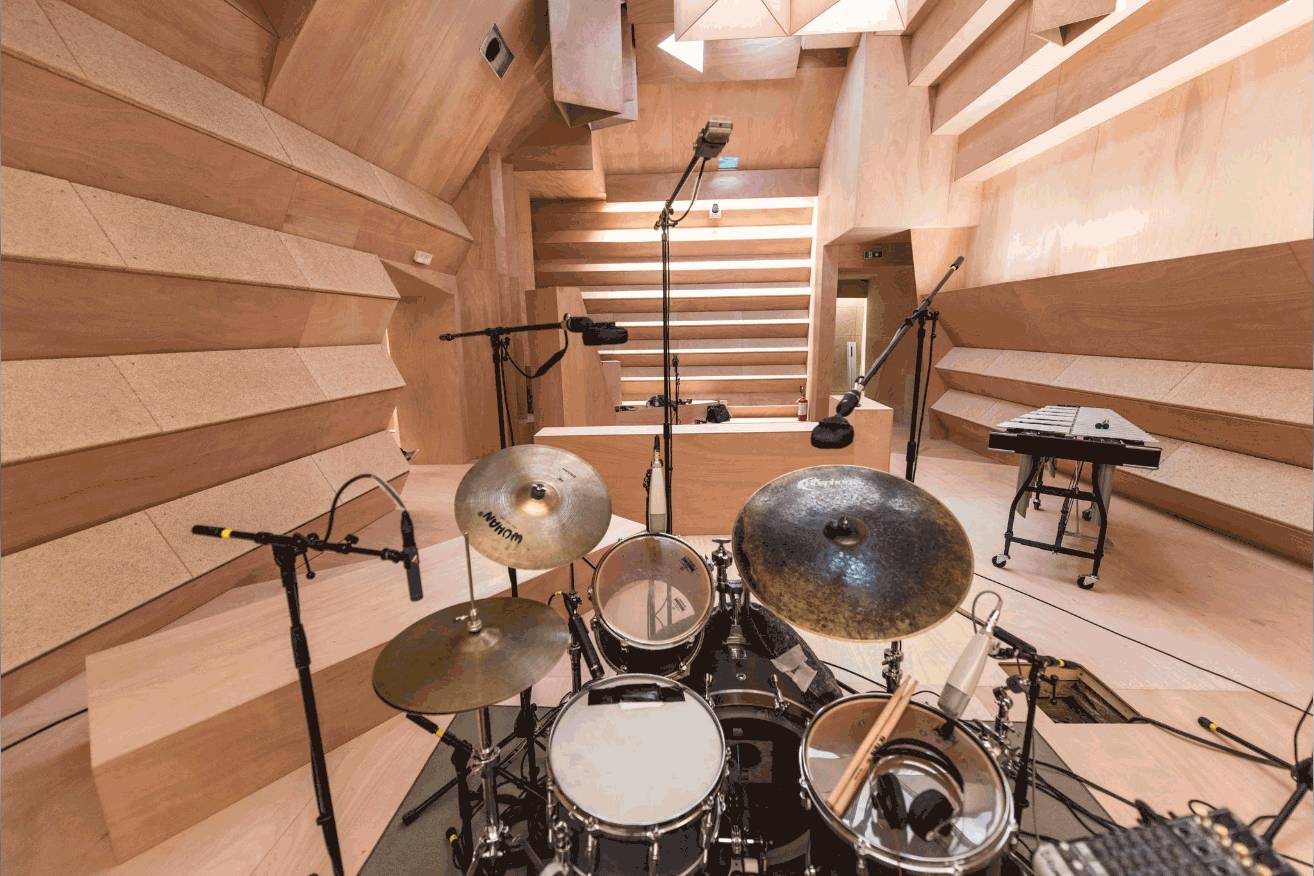 把录音棚搬到威尼斯双年展,办了一场全世界都能听到的音乐会