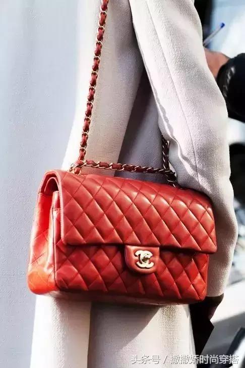 leboy包包黑色好看还是灰色好看,最近流行lv手提包