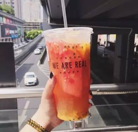 水果茶火了，才不是切片柠檬放颗草莓这么简单，收好这份实用手册