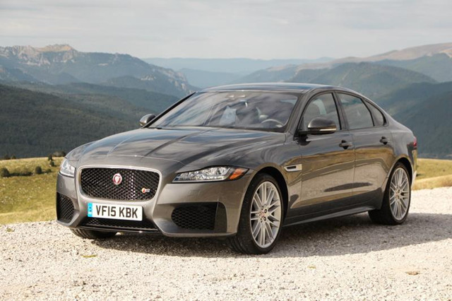 右舵车和左舵车哪个更安全,为什么汽车有左右舵方向