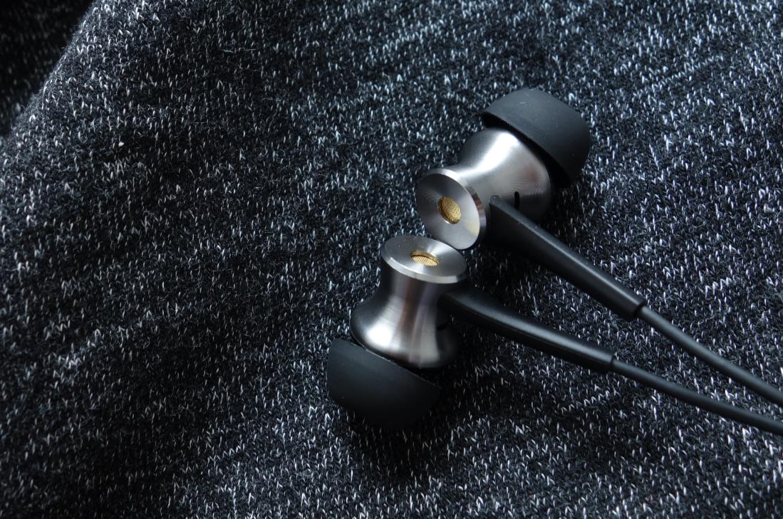 一不小心就把苹果的设计比了下去国产耳塞第一把交椅苹果专属1MORE圈铁降噪耳机问世啦