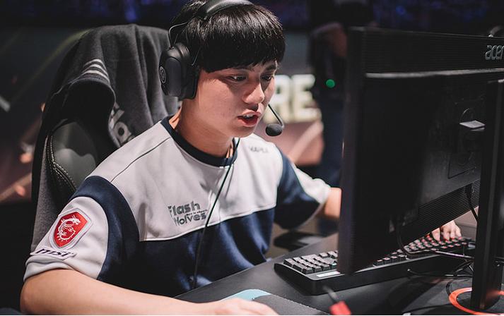 鑻遍泟鑱旂洘fw澶哄啝鍦颁綅,lol宸呭嘲璧沠w