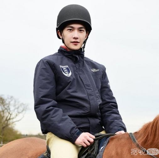 杨洋私下是什么样子的,颜值与风度并存的杨洋