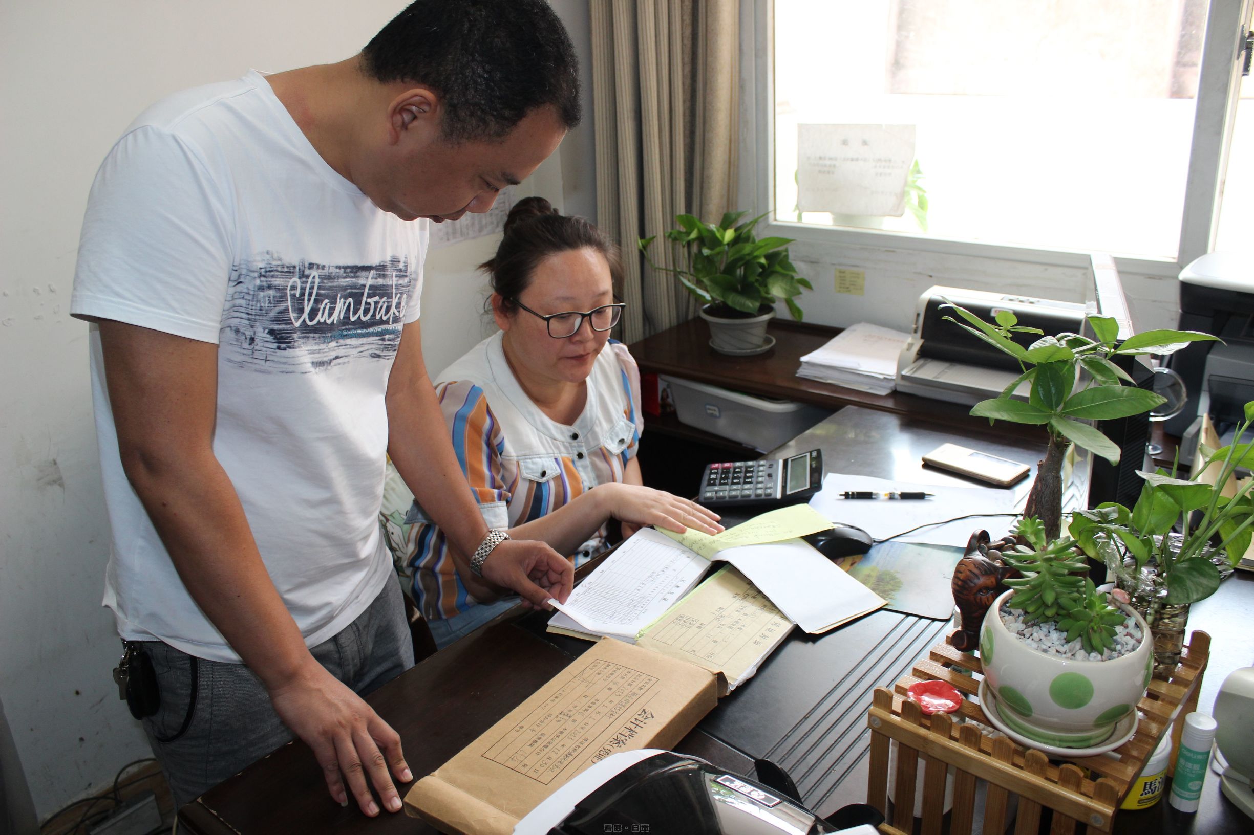 村组不公示账目合法吗,村会计账目不清