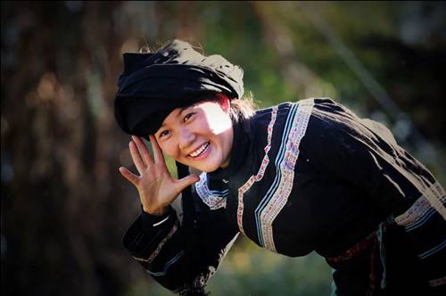 云南少数民族彝族服饰,云南少数民族服饰