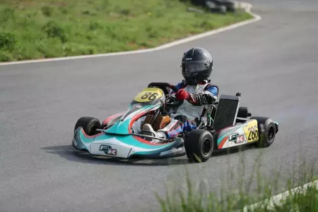 卡丁车耐力赛怎么跑,冠军之路卡丁车