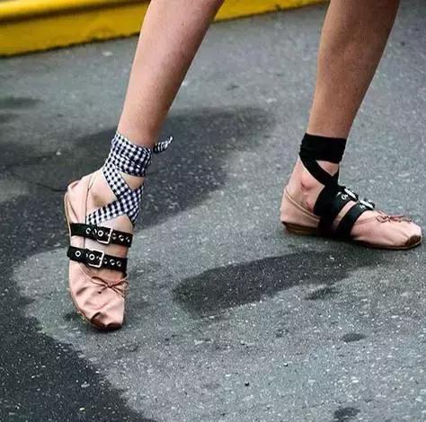 这双芭蕾鞋不跳舞，只是穿起来逆天的好看！