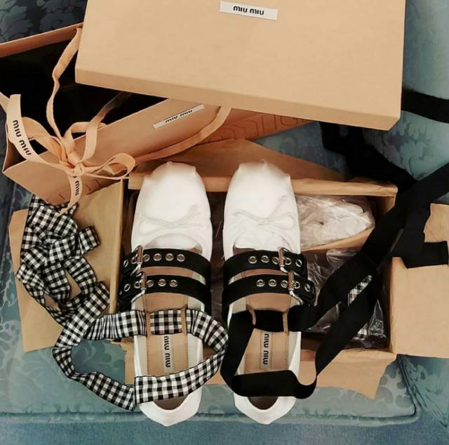 这双芭蕾鞋不跳舞，只是穿起来逆天的好看！