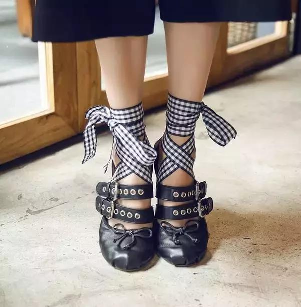 这双芭蕾鞋不跳舞，只是穿起来逆天的好看！