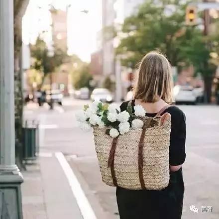 草编包包最新款推荐,轻奢草编包推荐
