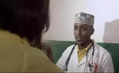 没看先给六颗星，中国人不敢干的事这对情侣全干了