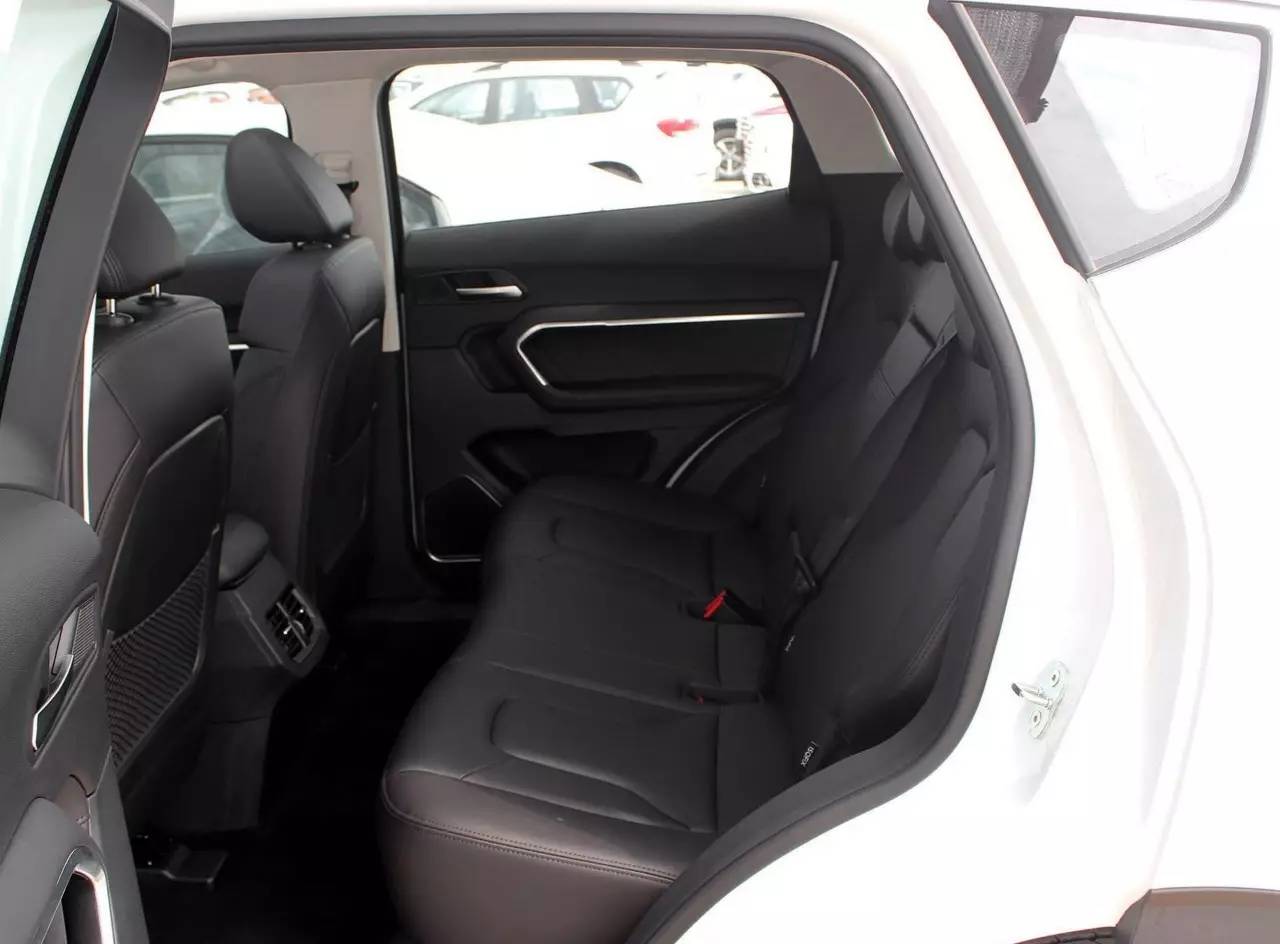 宝骏560和h6哪个好,哈弗h6和宝骏560哪个更值得入手