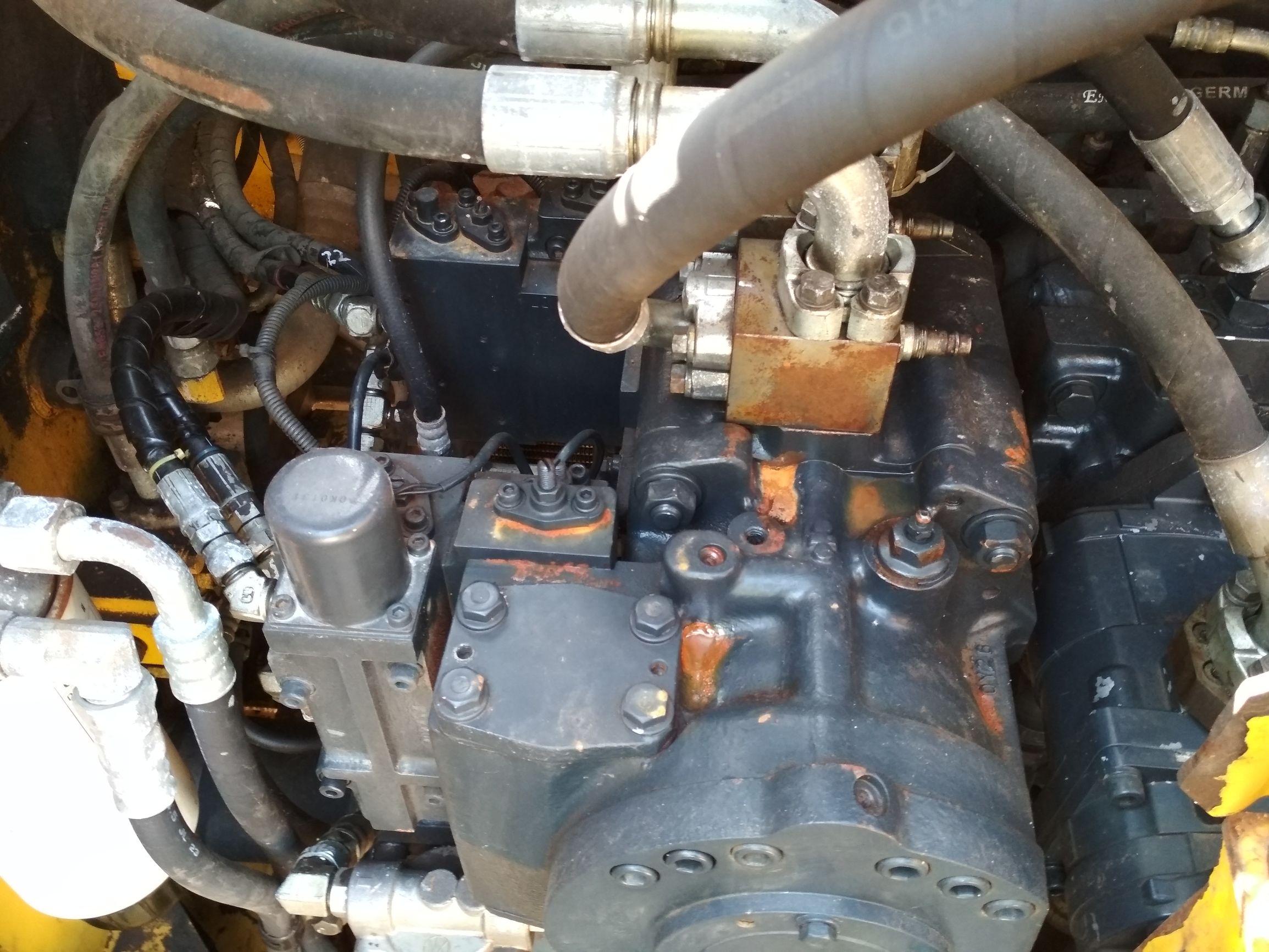 二手挖掘机分析,二手小松110挖掘机