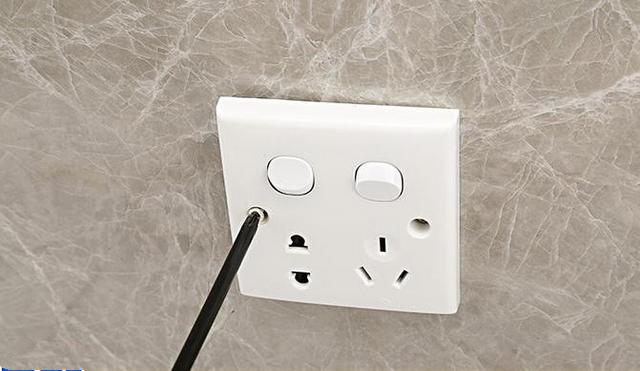 插座底盒坏了怎么办,插座底盒坏了怎么修复安装