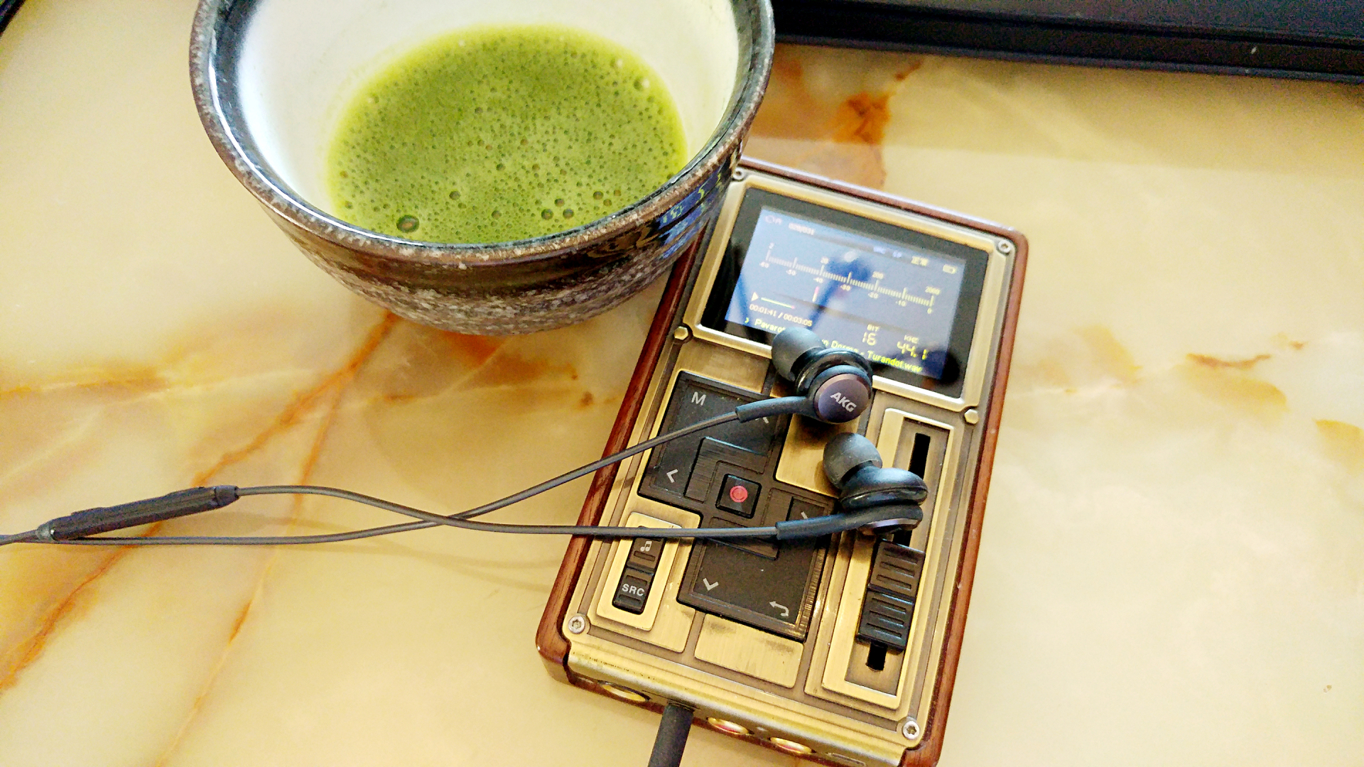 三星s8+akg耳机怎么样,三星s8akg耳机有什么用