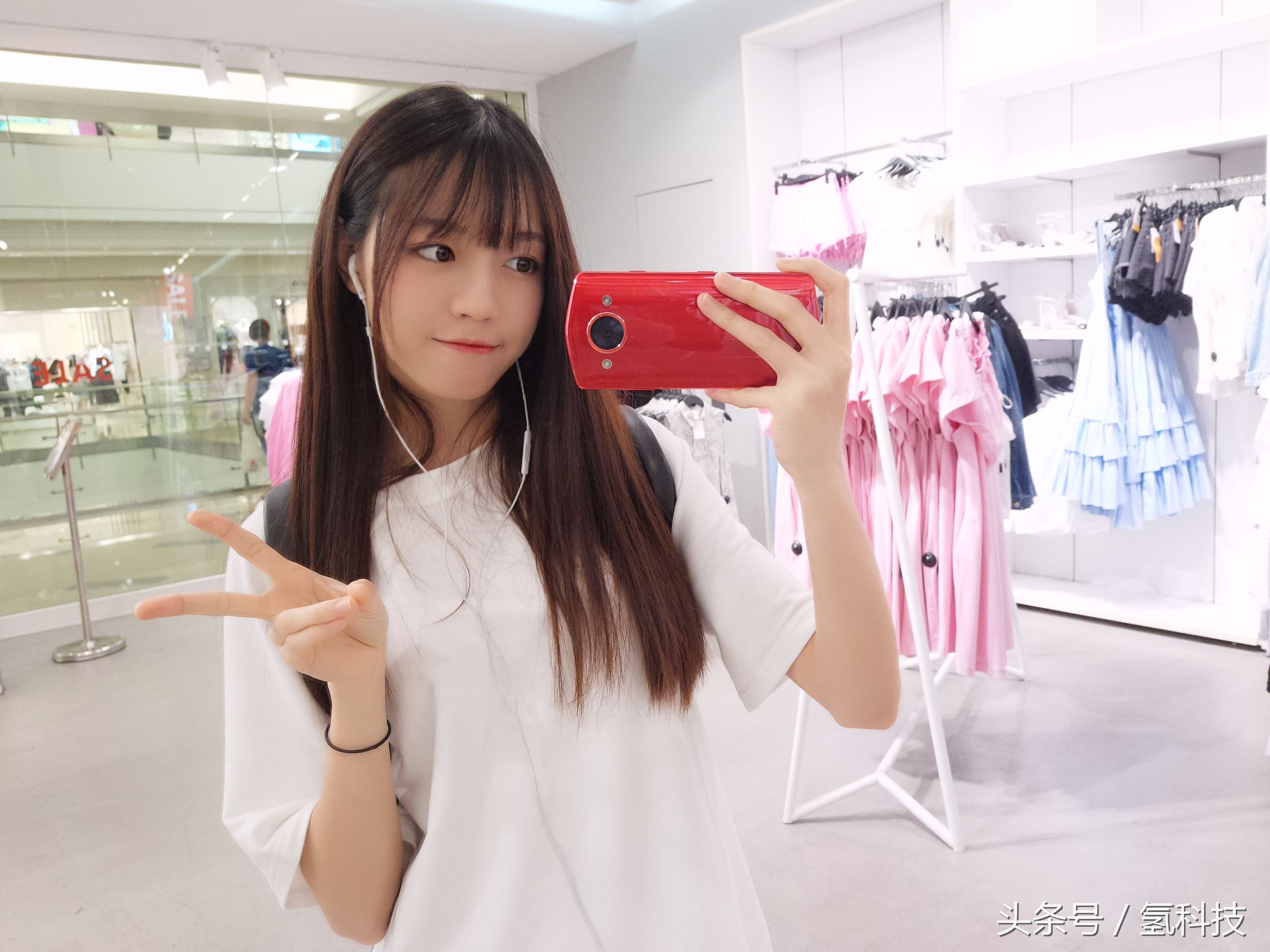 这款手机国外售价高达1万美元！网友感慨：太给国产手机长脸啦！