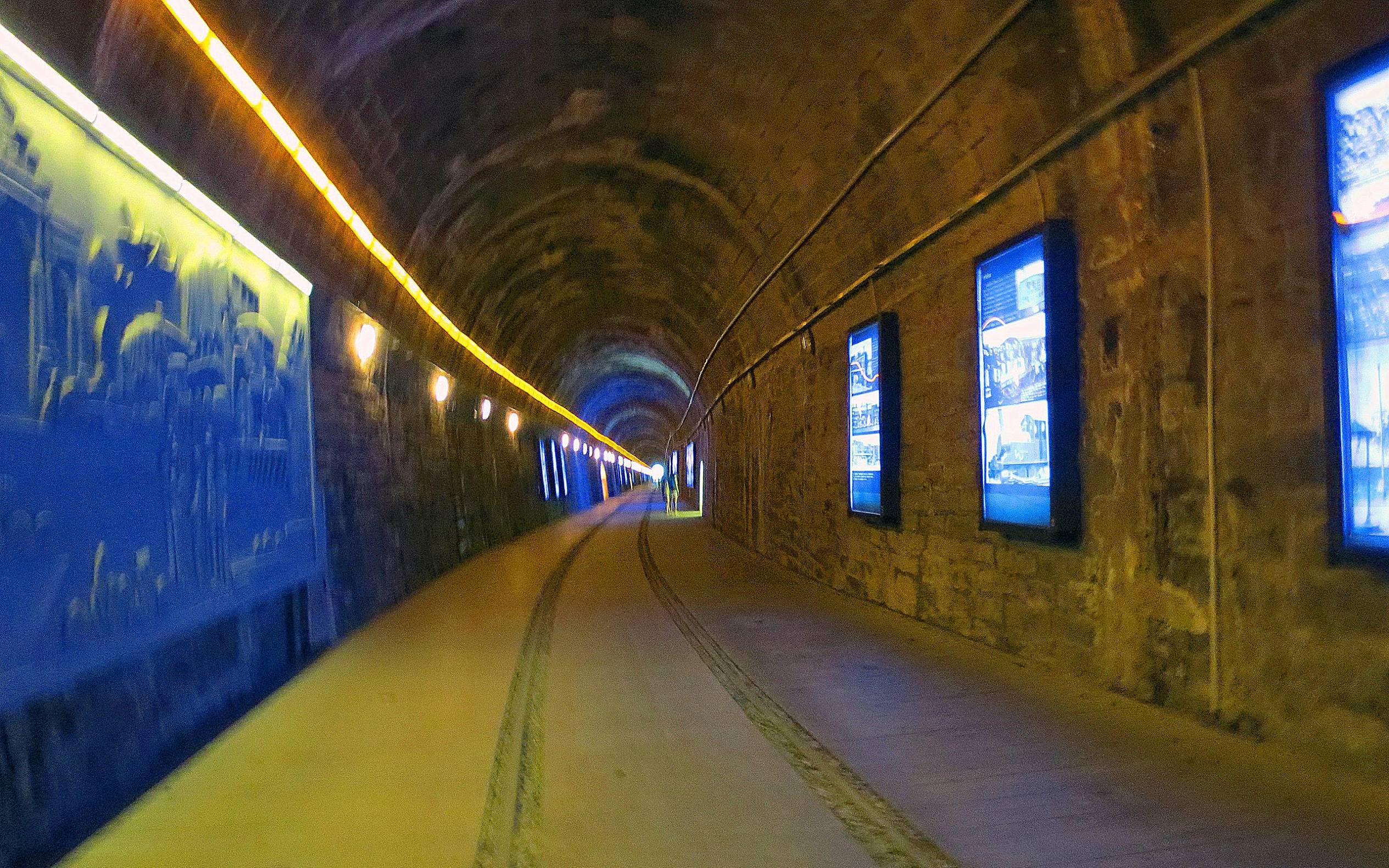 手机定位不准老是跳动怎么办,想定位手机咋定位