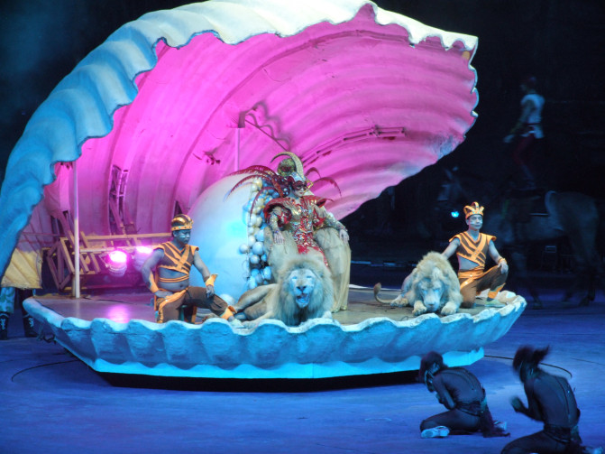 广州香港迪士尼一日游报团,长隆好玩还是迪士尼好玩