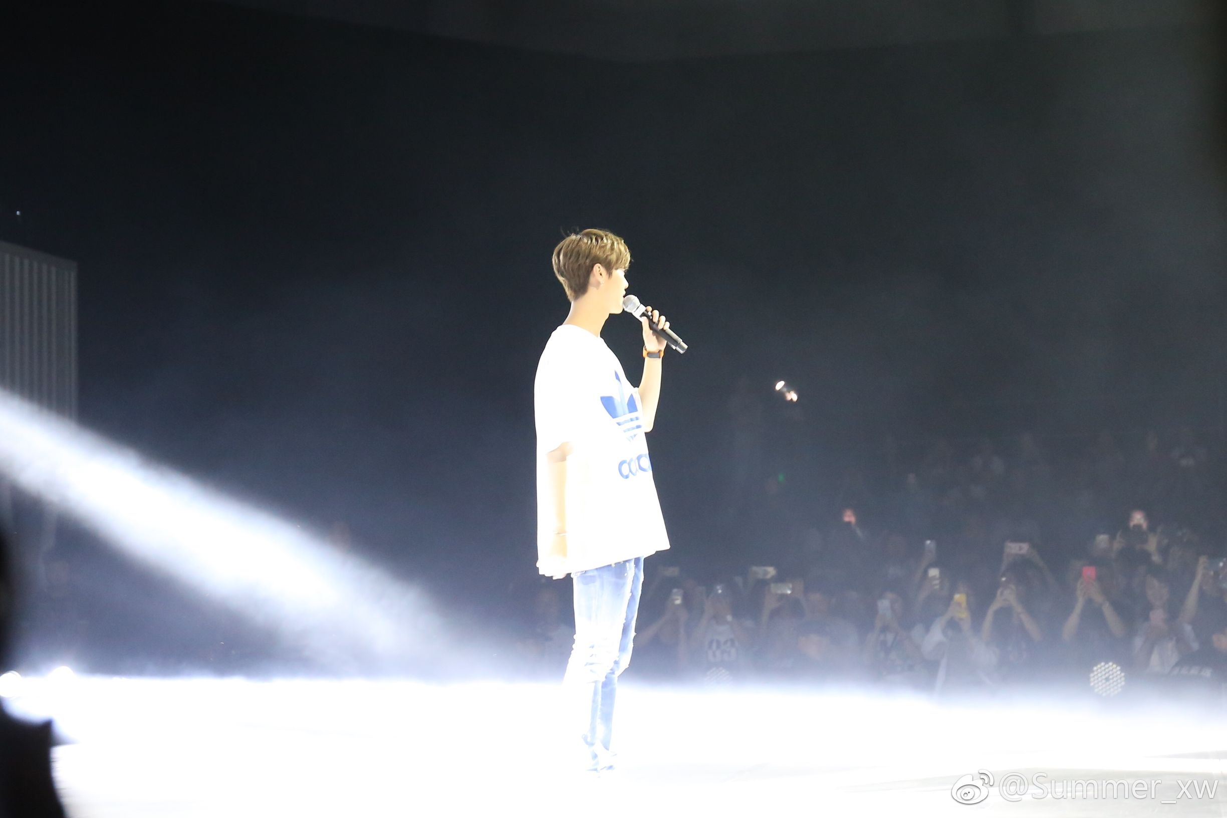 鹿晗听到exo歌的反应,鹿晗听见音乐跳舞