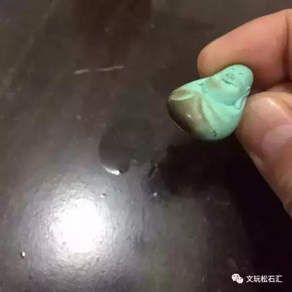 如何分辨有铁线的绿松石真假,绿松石泡水怎么看真假