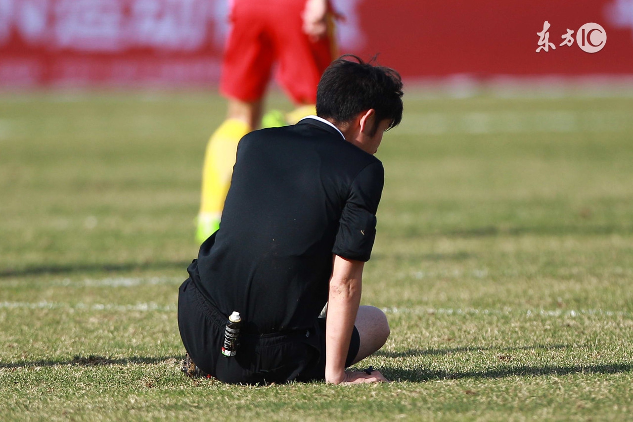 奥斯卡闷人事件完整版,足协对奥斯卡怎么处理