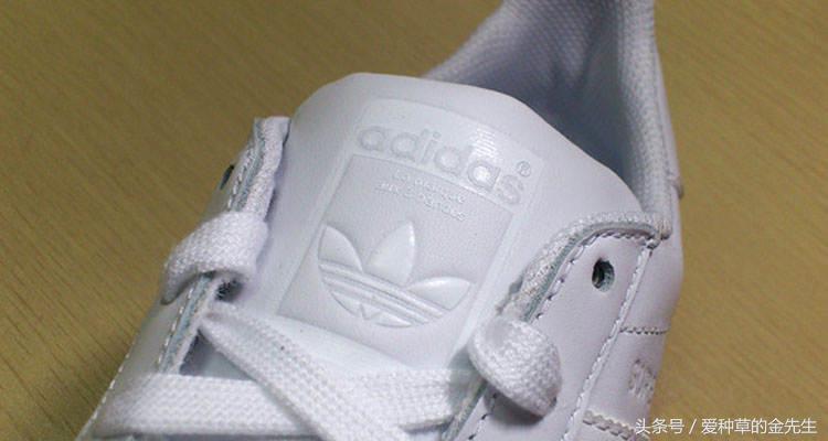 adidas哪个系列适合宽脚休闲鞋,绿尾小白鞋adidas有没有过时
