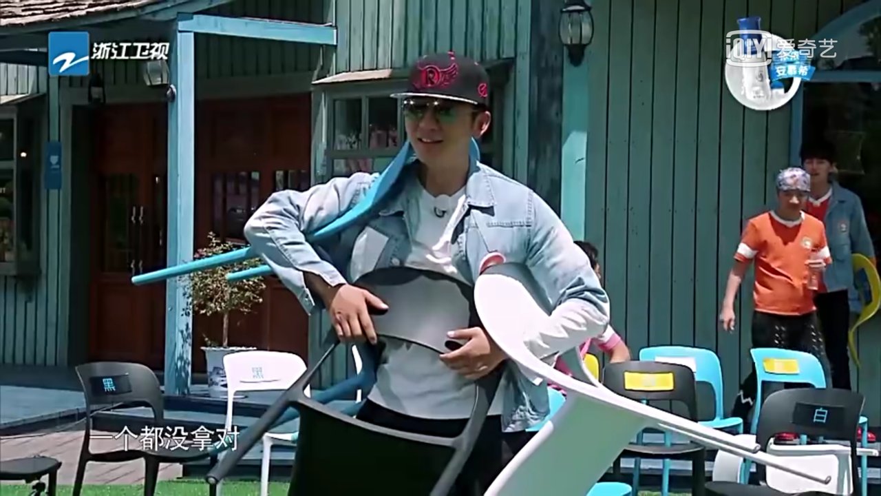 奔跑吧兄弟小鹿被大黑牛吓傻,奔跑吧大黑牛撕名牌高能