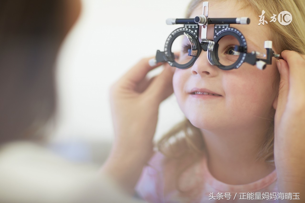 保护孩子的眼睛健康,儿童散光戴眼镜可以恢复视力吗