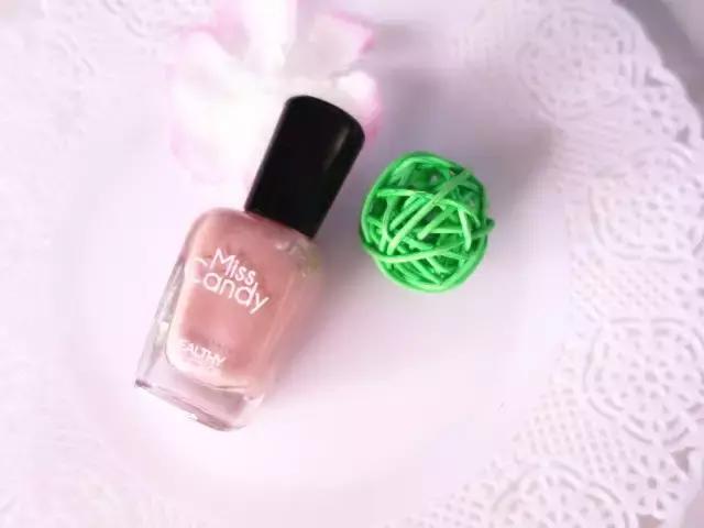 好看又显白的指甲油颜色推荐,美甲小白建议买什么颜色的指甲油