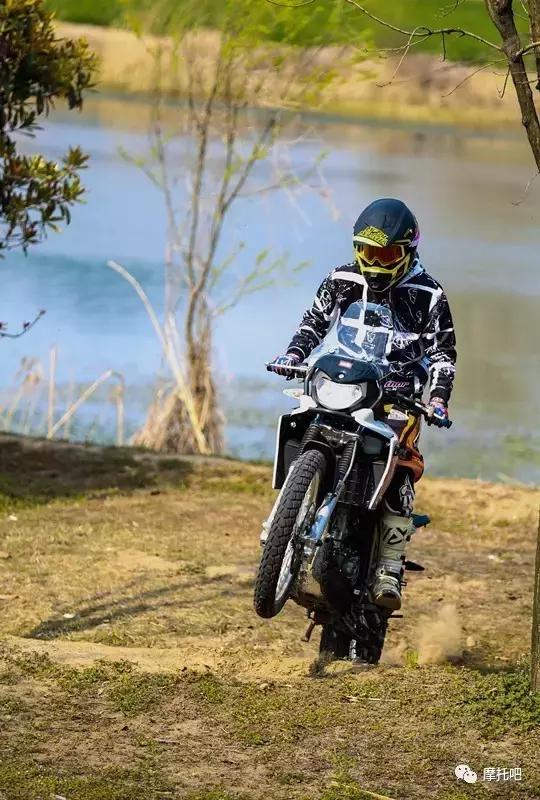 阿普利亚terra150adv测评,apriliaterra150怎么样