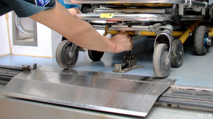 新款依维柯宝迪改装,依维柯宝迪透镜改装