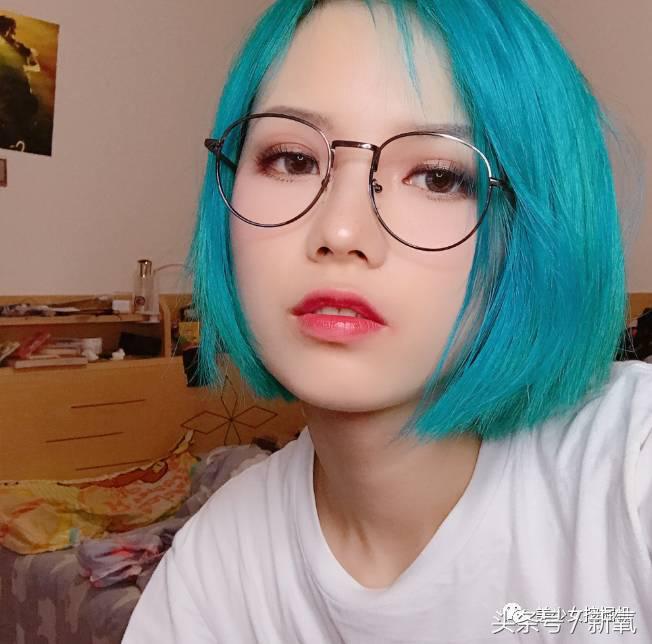 那些留短发的网红，居然辨识度统一比长卷发网红高！比如这个水原希子和王大陆的综合体