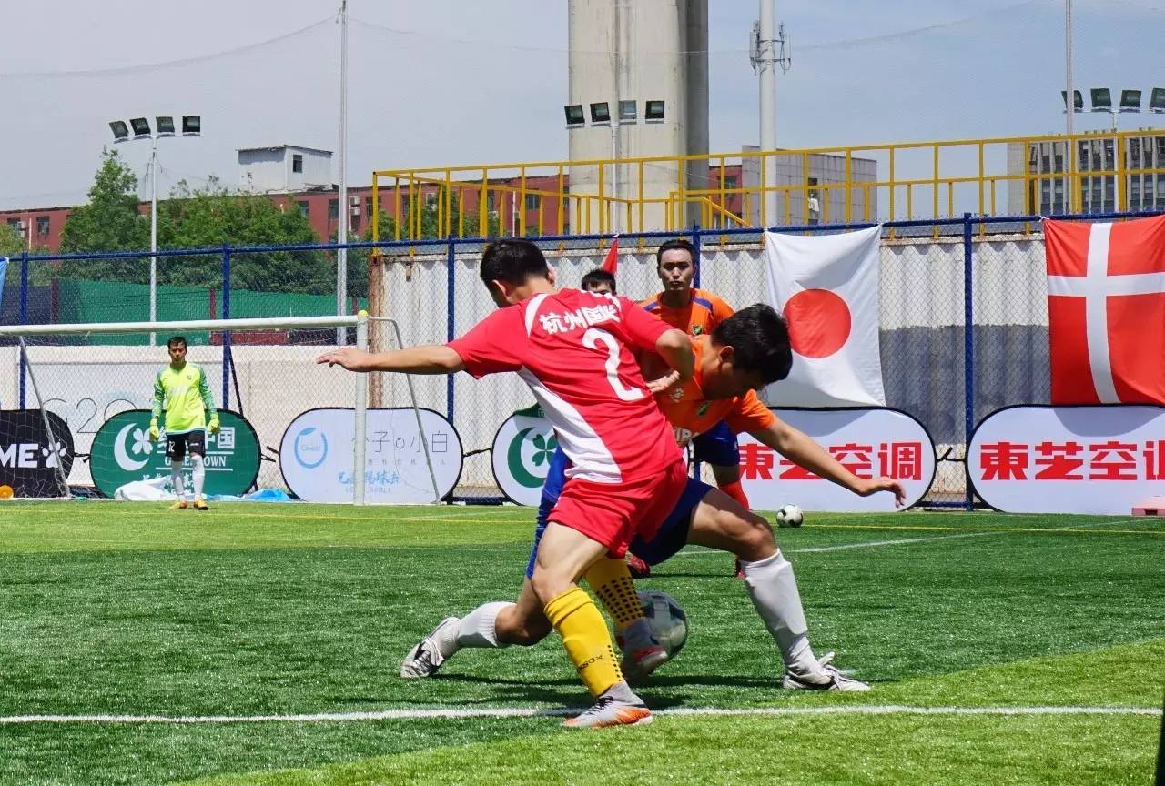 有个爱看球的爸爸,有个爱踢足球的爸爸