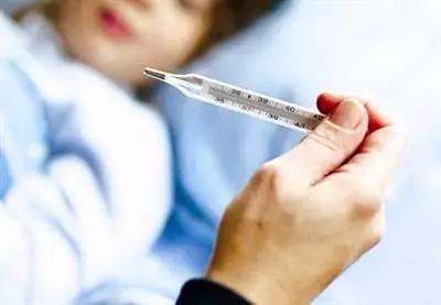 39.5℃高烧五天!妈妈不让1岁女儿去医院,还拒绝用药!她的话惊人……