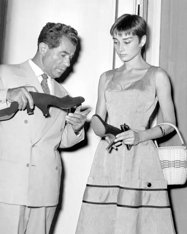 一个赤足小子,为做出“永远合脚的鞋”奋斗终生