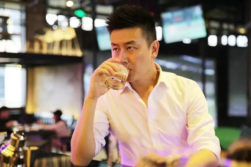 霸道总裁、米其林一星、西南第一，这家棒球餐吧到底什么来头？