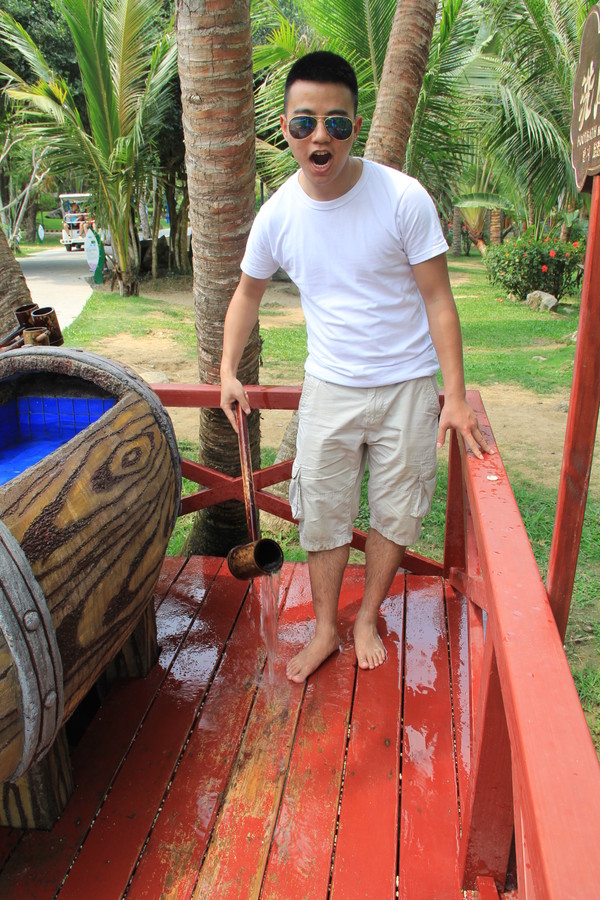 在三亚总有一片海属于一个人,在三亚椰梦长廊海边