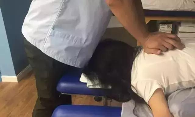 康复训练时手腕手指肿痛怎么缓解,手腕疼的康复练习