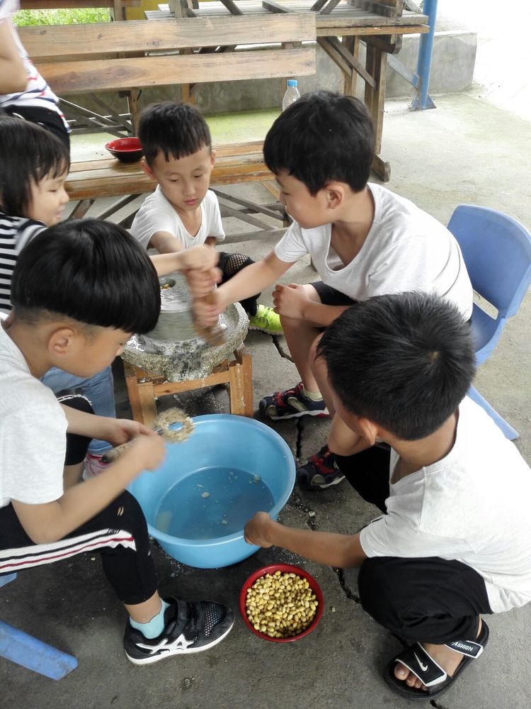 幼儿园毕业班夏令营活动,幼儿园大班毕业夏令营走进小学