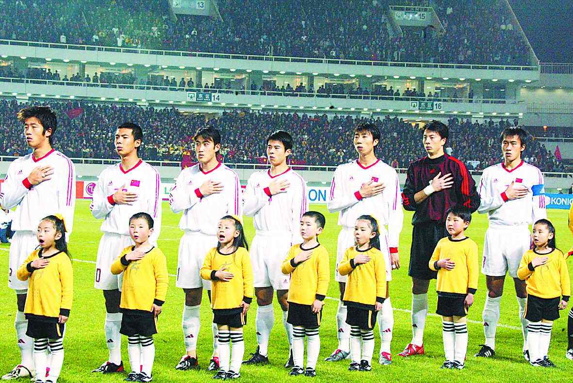 足球为什么每个队员都要有球童,为什么足球运动员出场带个孩子