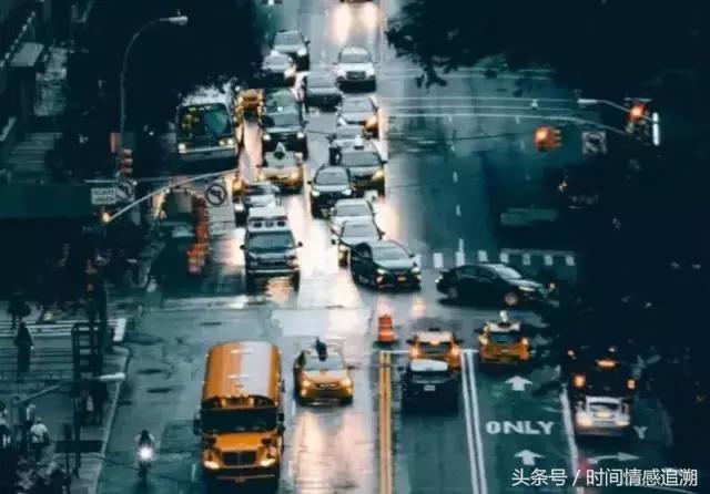 隔着屏幕根本不知道你在干嘛,隔着屏幕会有更多误会