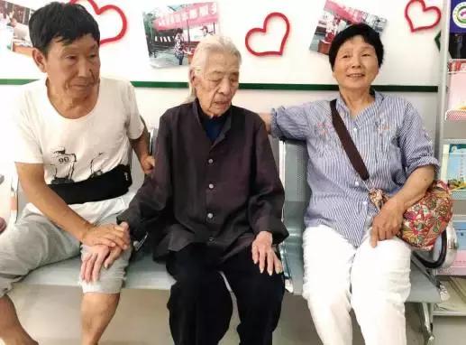 胖东来许昌新地标,胖东来许昌大众服饰广场